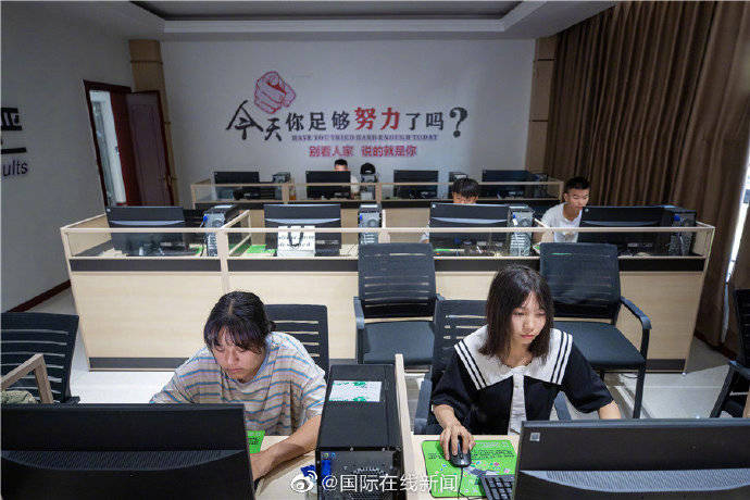 攻坚|【脱贫攻坚·小康路】从田间地头到百姓餐桌 农村电商助力脱贫攻坚