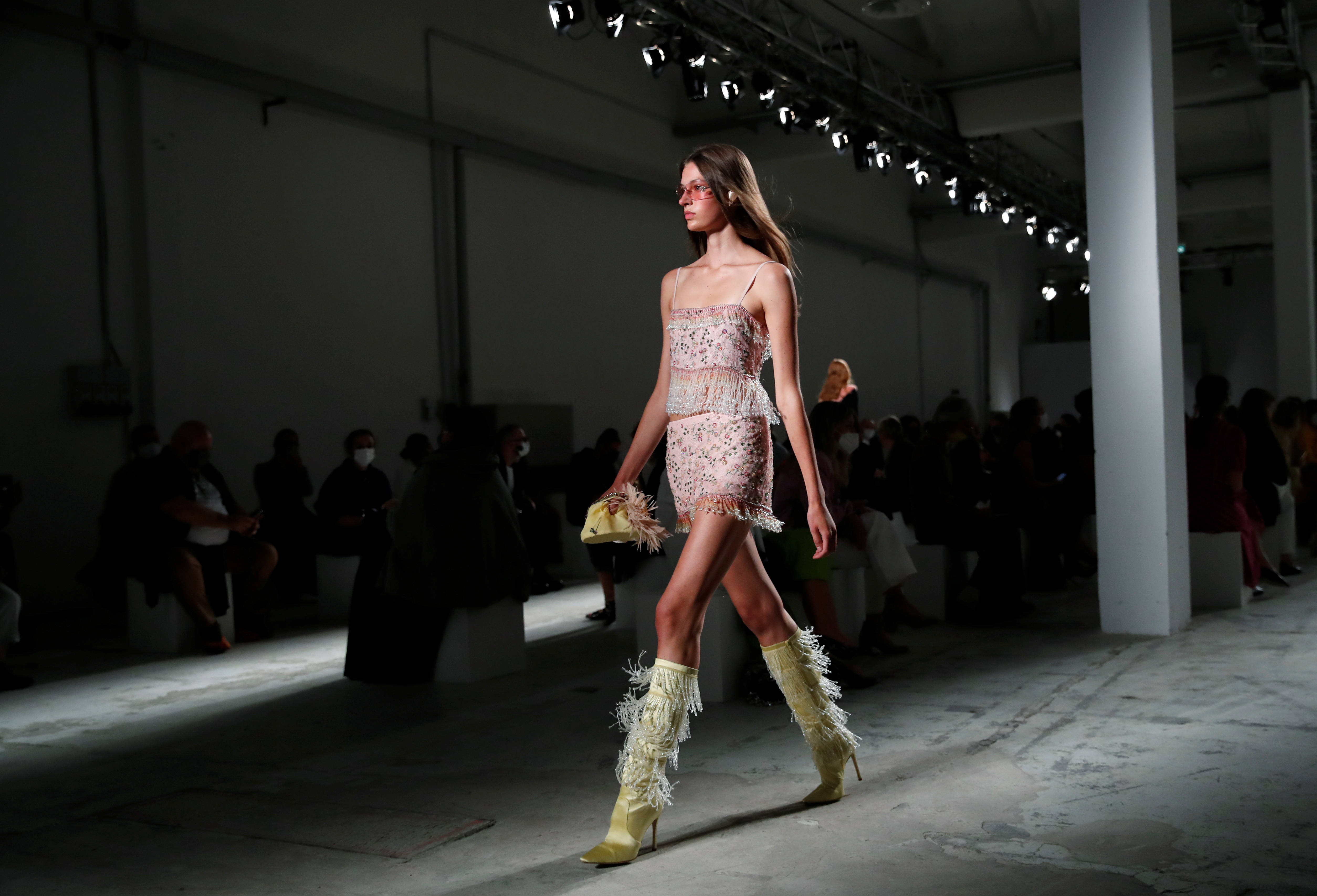 米兰|米兰时装周——Blumarine品牌时装秀