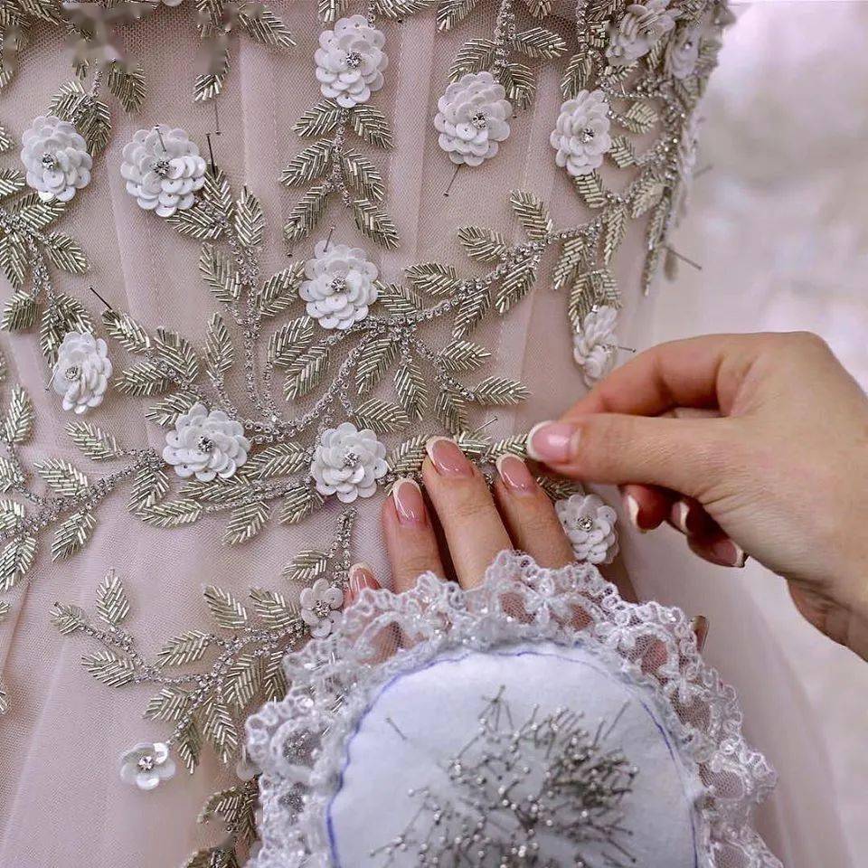 Lahav|一针一线还原维多利亚时期的典雅，世界顶级高定Galia Lahav的复古婚纱，美到词穷！