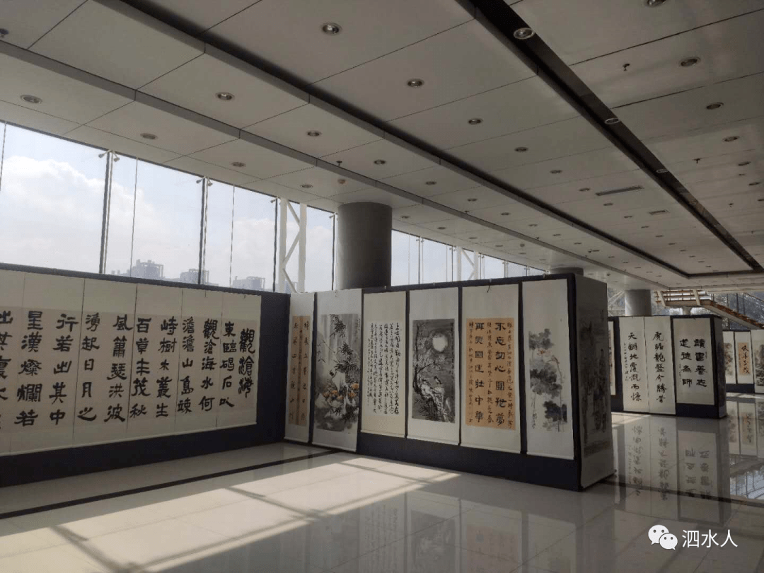 下面的部分作品展示,由翰云书画艺术张国庆先生手机即时随拍提供.