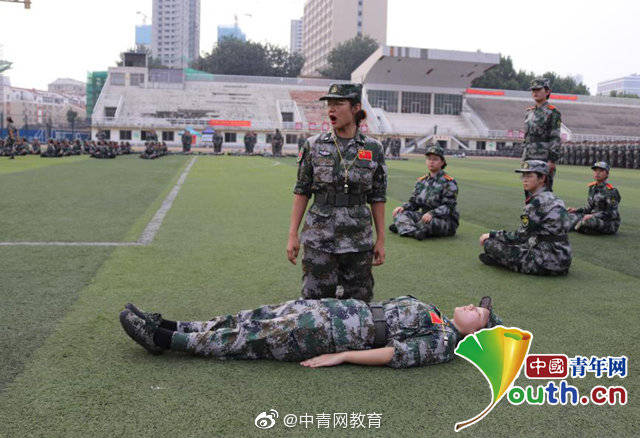 军训教官|画面太暖！00后大学生担任05后新生军训教官