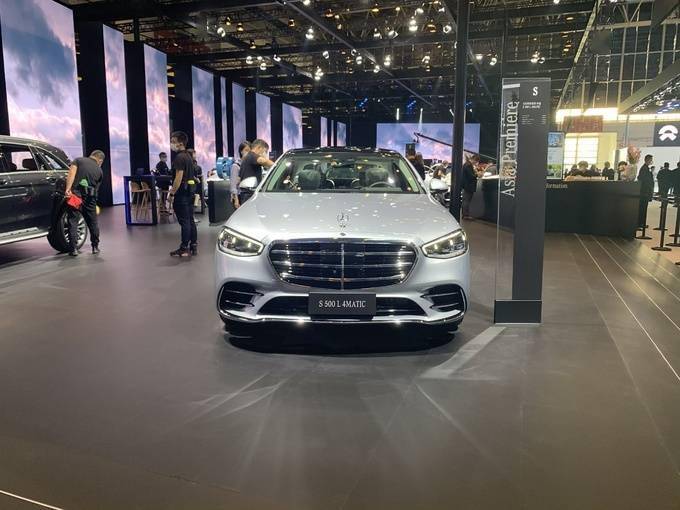 全新奔驰s级北京车展实拍 尺寸更大/安全配置升级