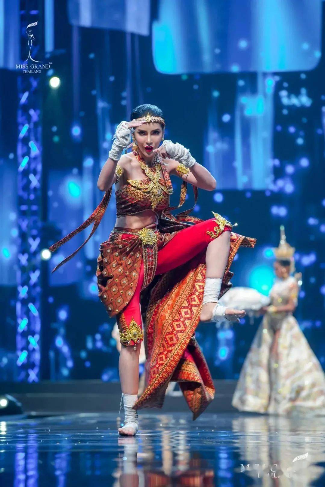 佳丽|性感到流鼻血！泰国妖艳选美燃爆全球，一波“大尺度”现场照，堪比维密