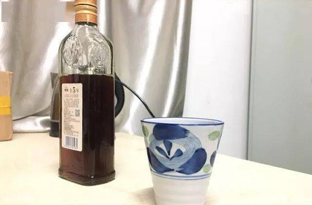 人生这一杯酒原唱版 ed708f116a774c9d95dccb22ddb8fa89.jpeg
