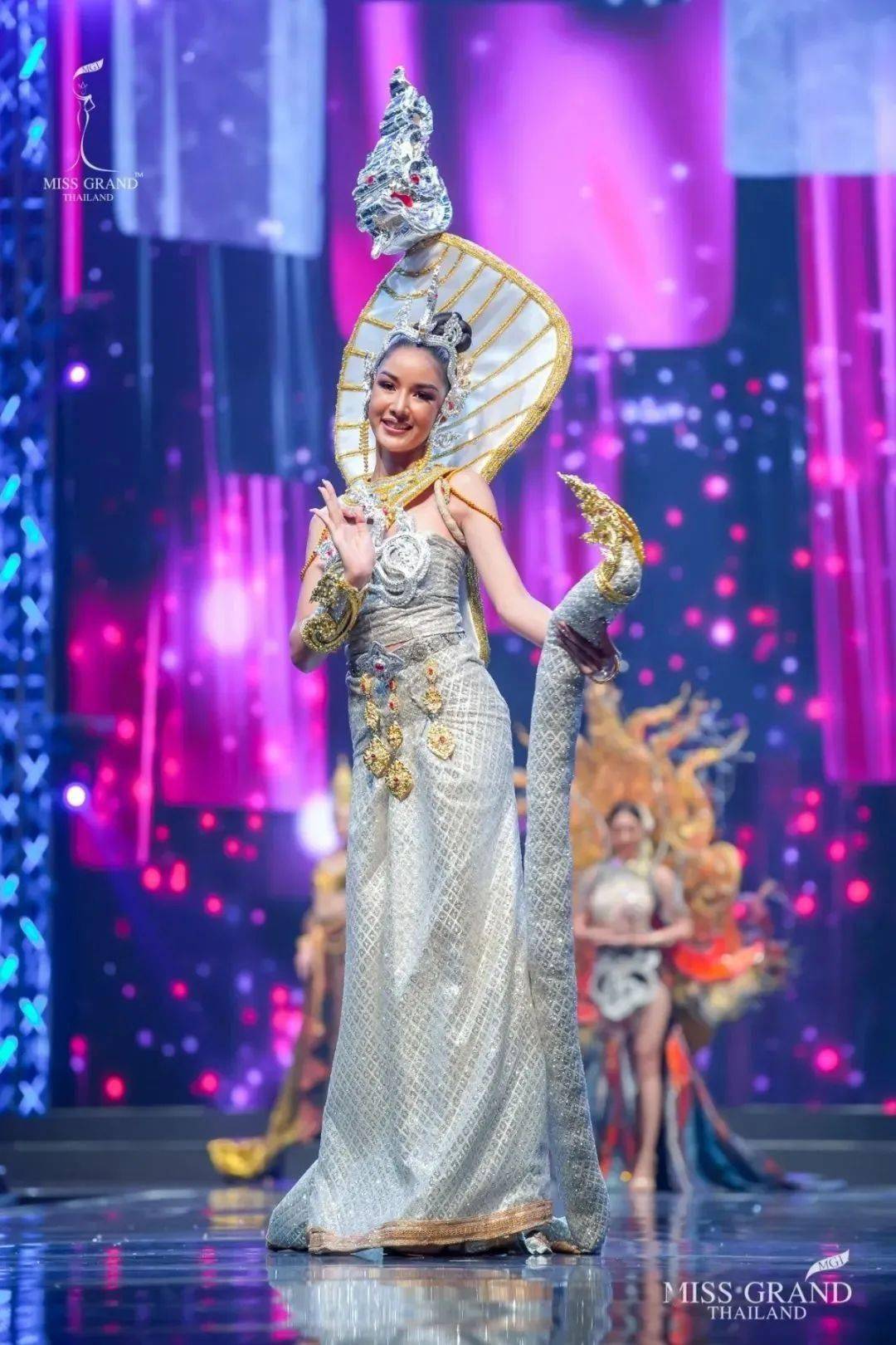 佳丽|性感到流鼻血！泰国妖艳选美燃爆全球，一波“大尺度”现场照，堪比维密