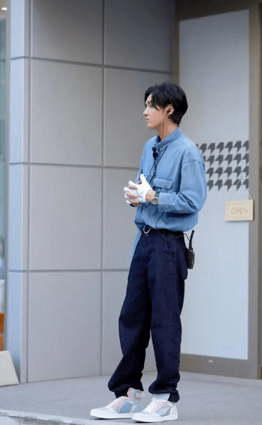 颜色|初秋男士穿衣,请避开这些让人不适的“老头色”