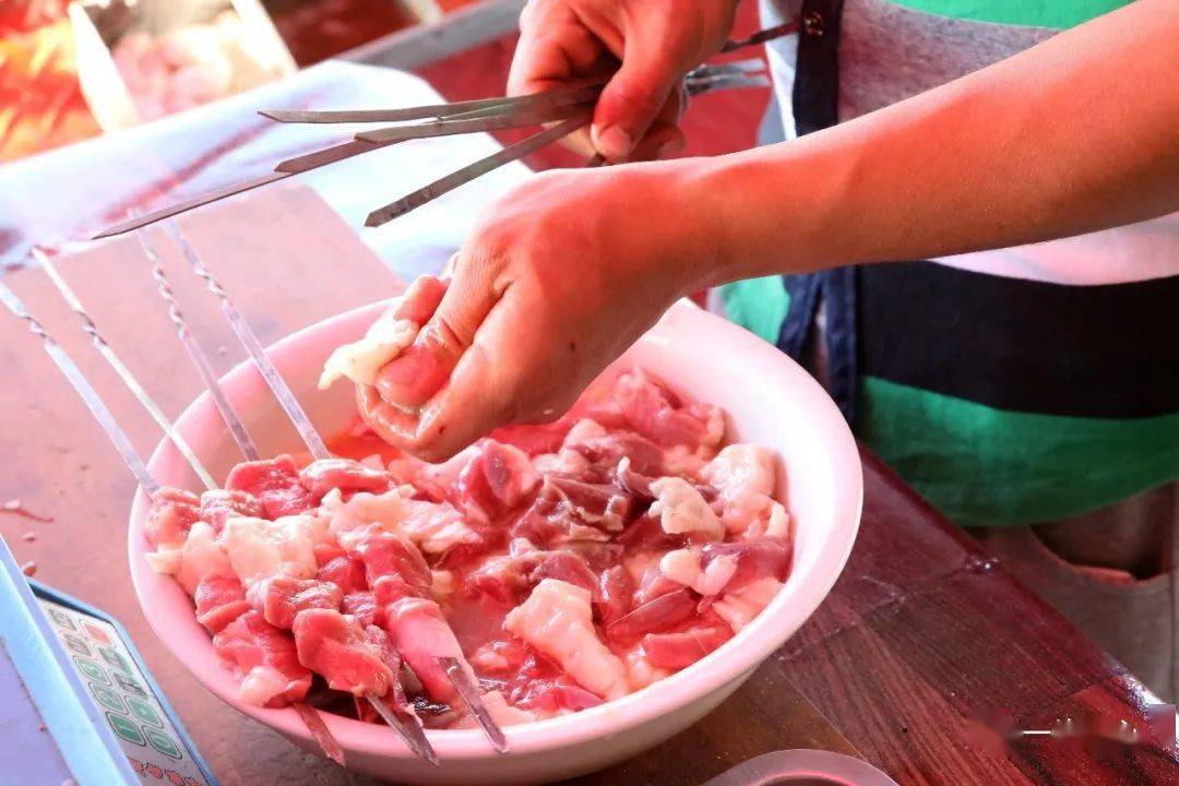 设拉子|这世上没有什么是一顿烧烤不能解决的……