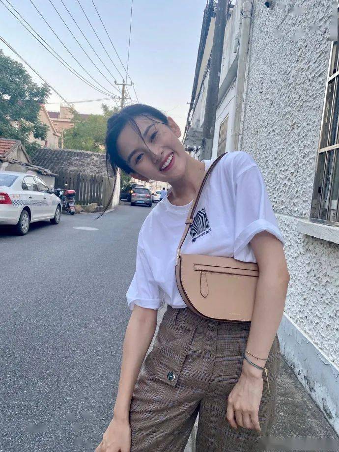 黑发|又酷又甜，宋祖儿的半永久茶黑发竟也要花这么多心思来护色？