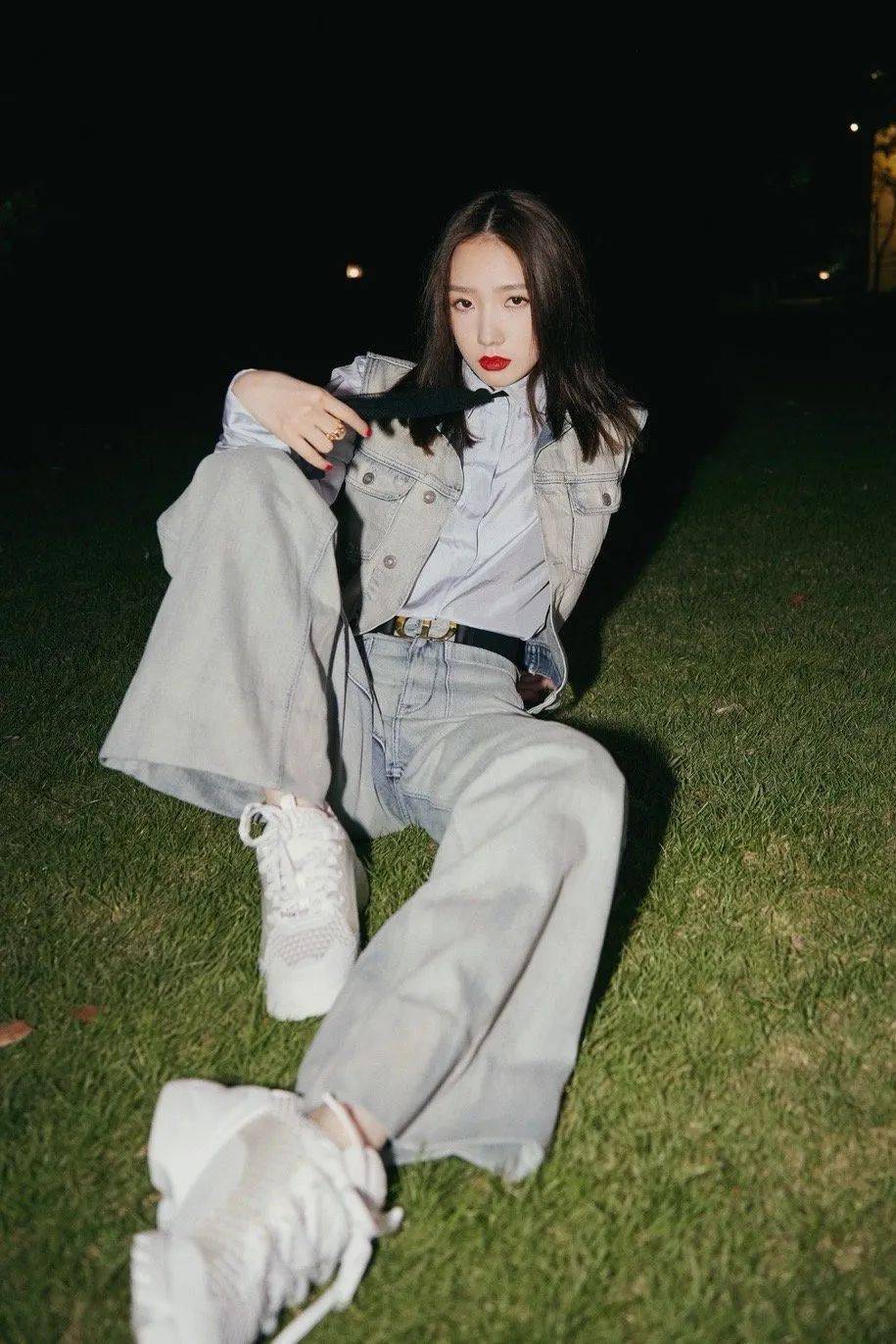 Lucia|让孟美岐、杨采钰都种草的美裙子 据说穿上它才更像“文化人”？