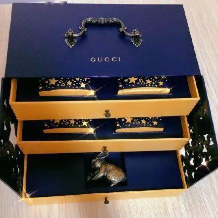 礼盒|大 牌 的 月 饼 长 啥 样 啊 ？