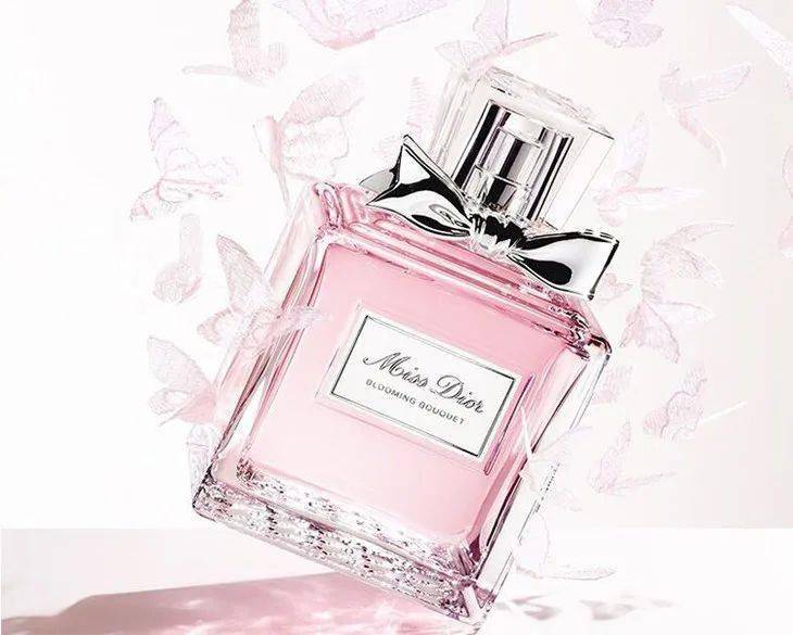 香水|法国女人的风情，一半靠Dior
