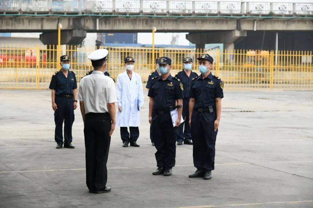 应急处理关员迅速向台山海关关长汇报检查情况,经请示上级海关批准