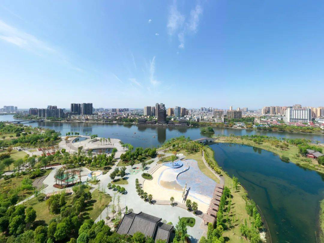 建成的东坡城市湿地公园