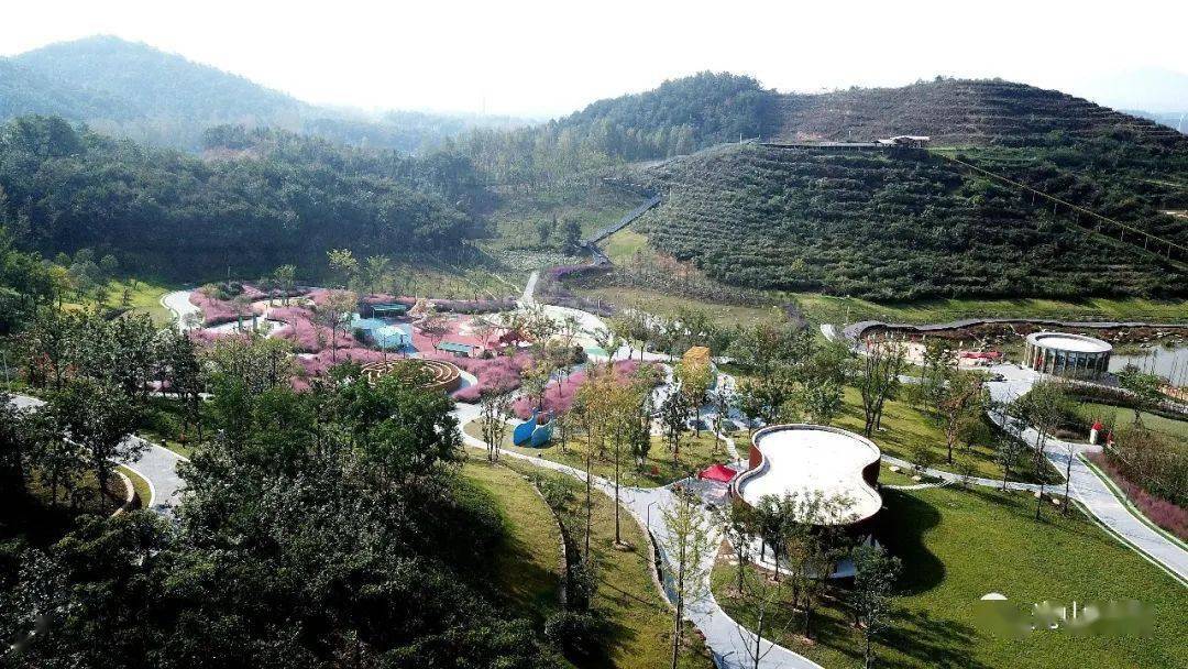 中秋国庆长假首日钟鼓楼亲子乐园各地儿童嗨翻天