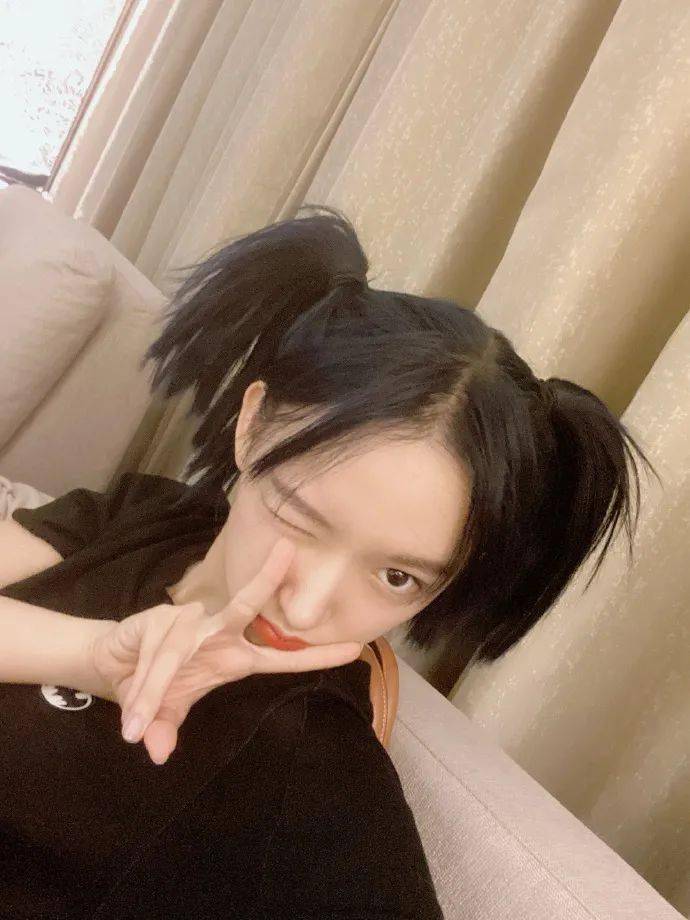 肌肤|精致的懒女孩儿是如何护肤的?程潇、吴昕为你解答!