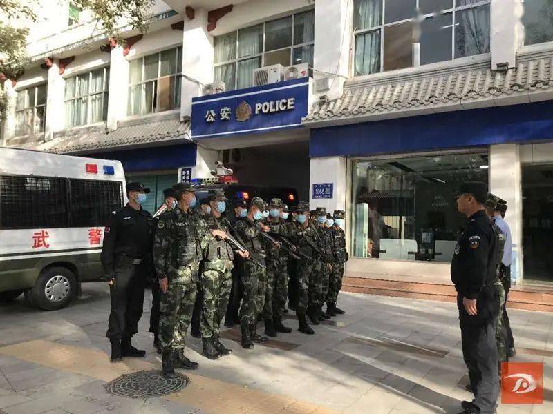 敦煌市启动公安武警联勤武装巡逻_手机搜狐网