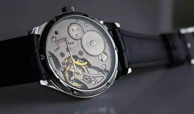 海鸥|做出中国第一块自制手表、空军一线飞行员标配，海鸥表凭什么？