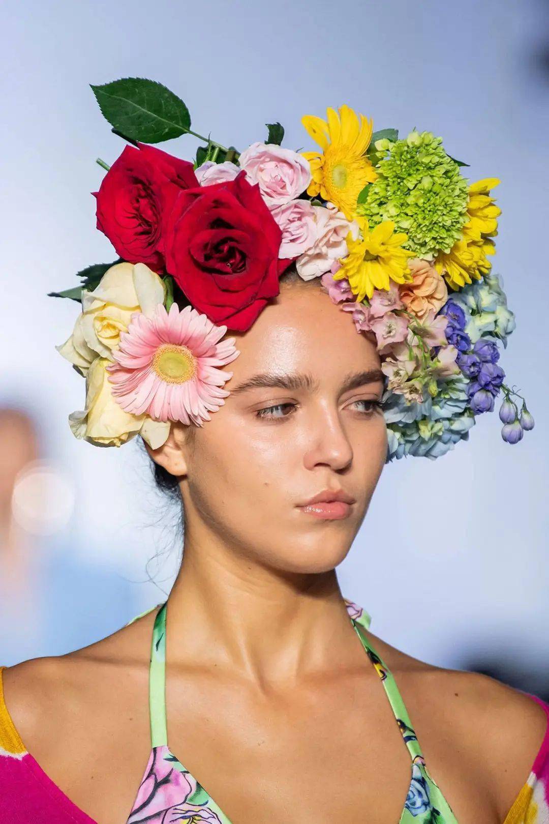 Gurung|犹如花卉田园诗的超美礼服设计，来自尼泊尔的＂名媛杀手＂设计师，美国第一夫人都爱他！