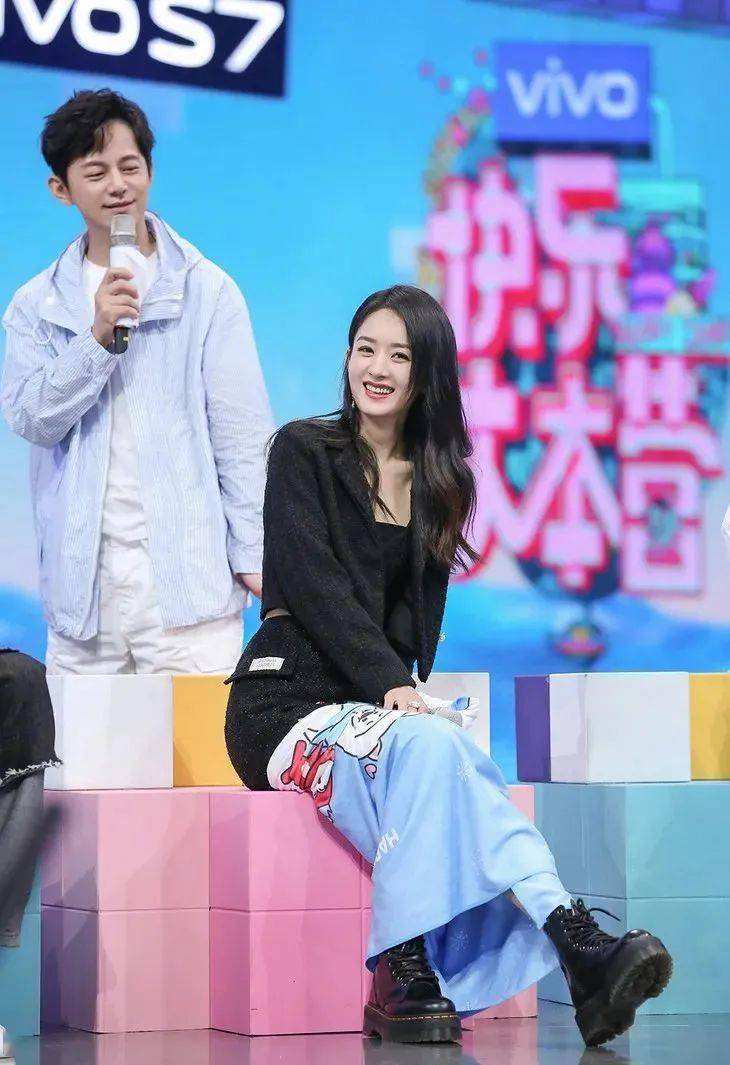 西服|被腿更长的她“抢”了代言,小S心服口服