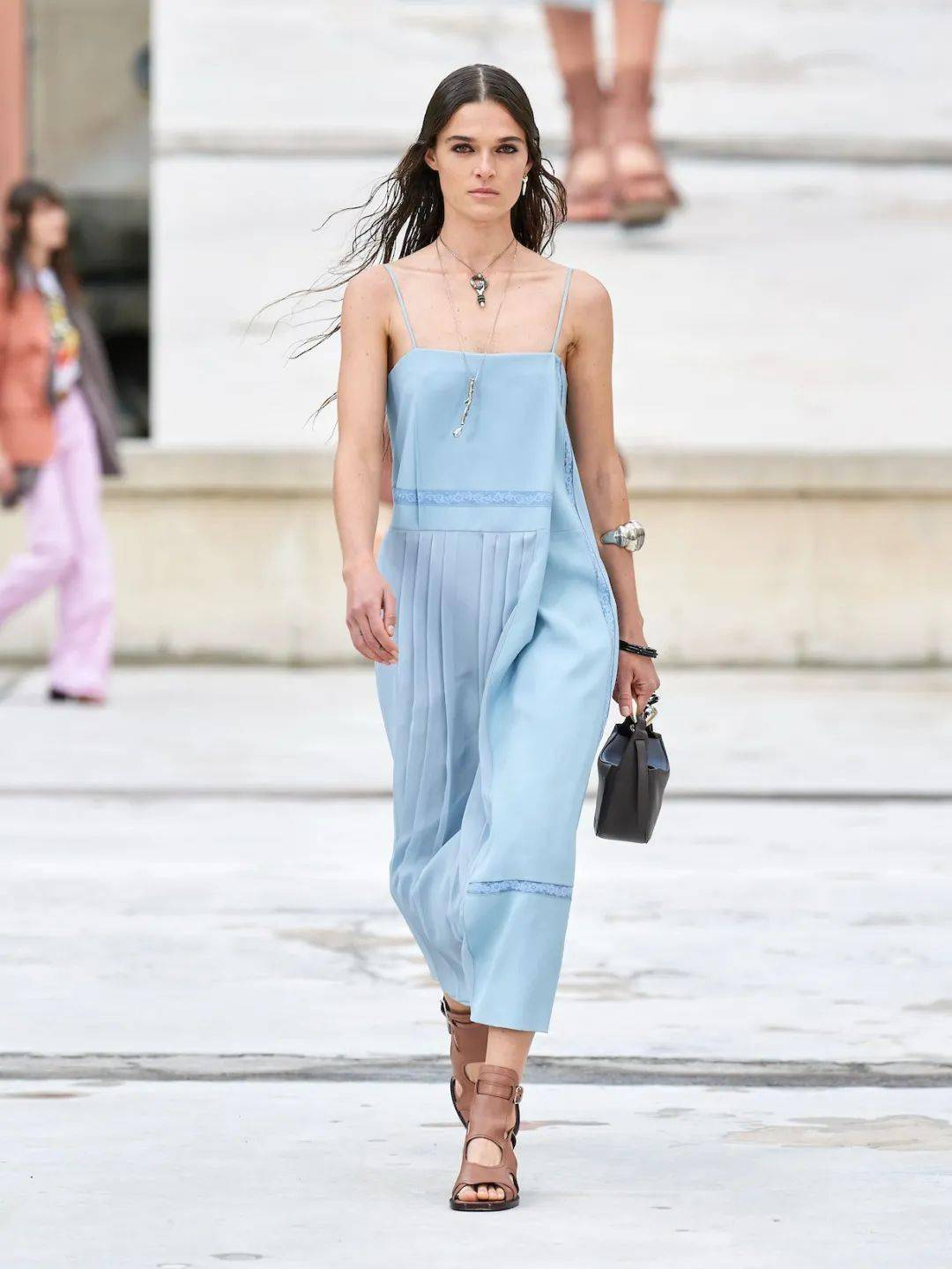 Brand|PrettyULSUM丨堵在路上的话，进来给自己找点事