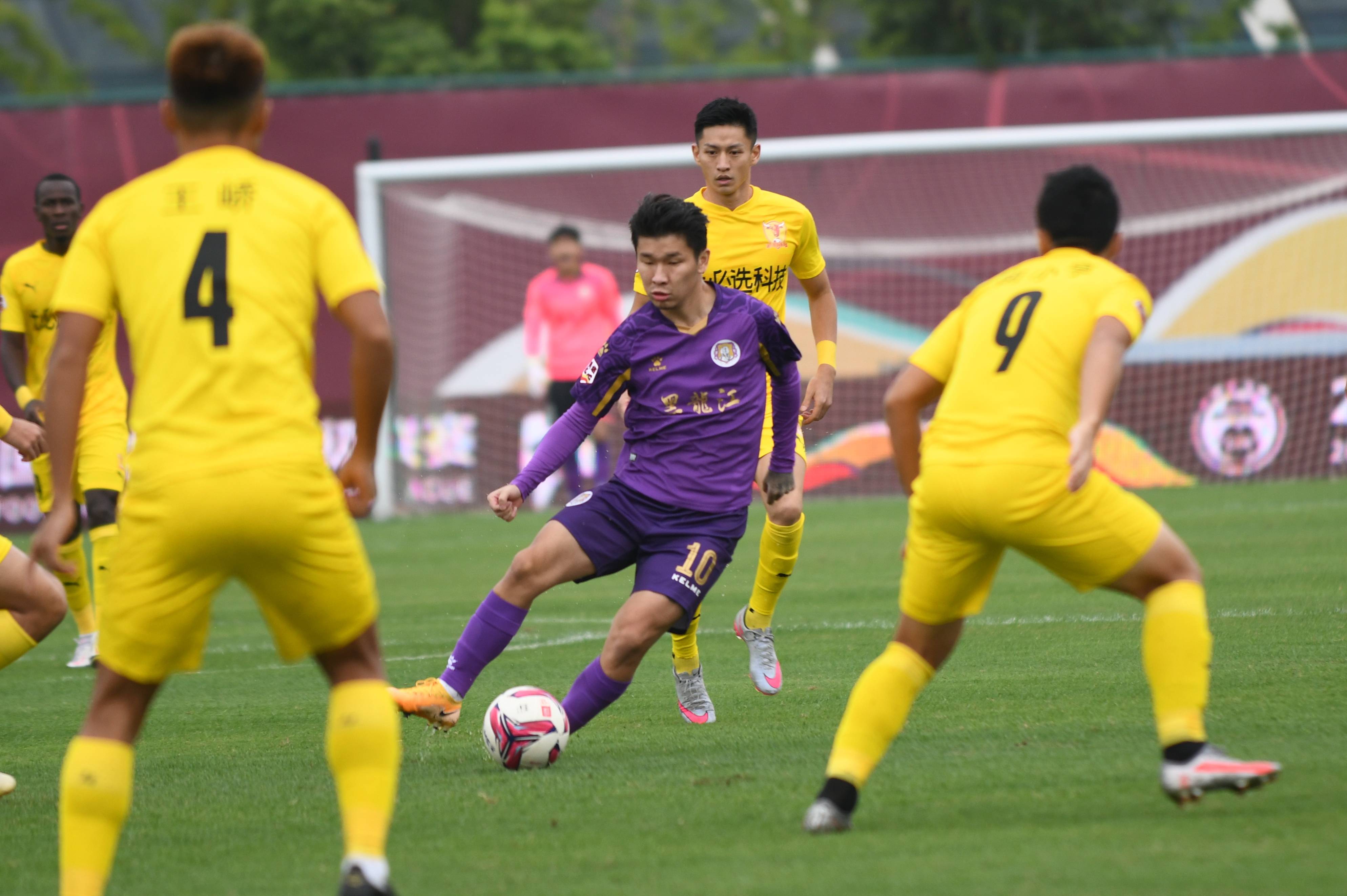 足球—中甲:四川优必选平黑龙江fc