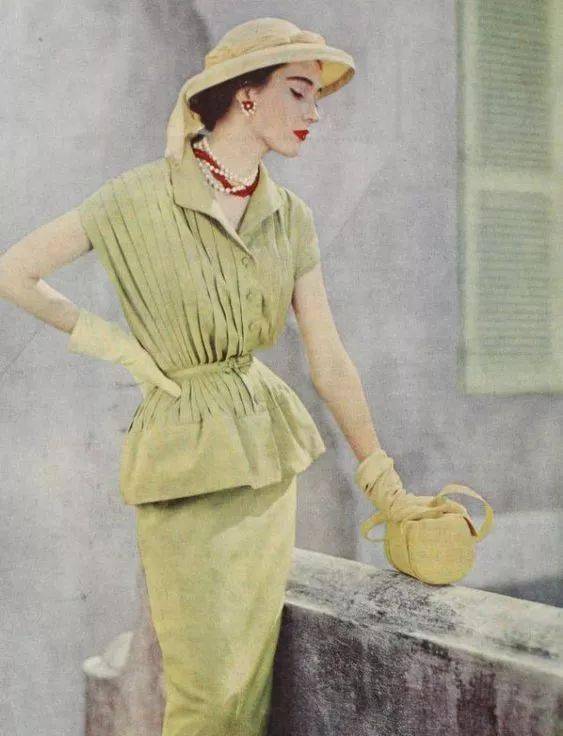 配饰|60年前的穿衣灵感,太实用