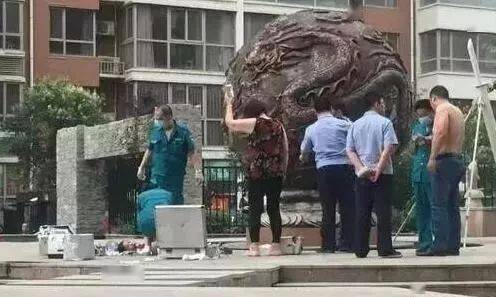 女童|东莞一女童脸部严重烫伤药店滚烫凉茶被撞翻