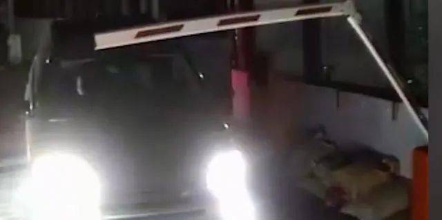 升降杆升降视频 65d3fbb9481448a2b36636aef4772032.jpeg