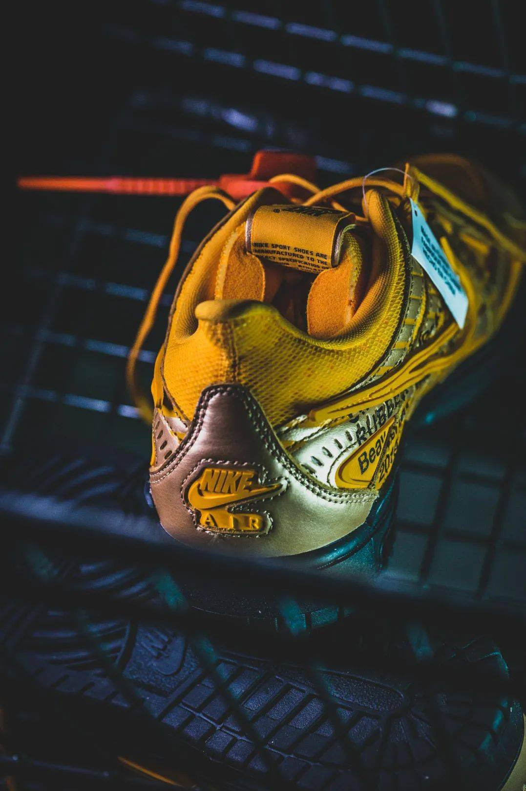 Off-White|500块钱,能否买一双 Nike × Off-White Rubber Dunk ?