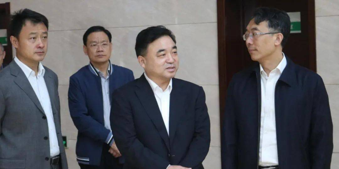 王玮 cb089e6bcea940388c61933a02b2b13e.jpeg