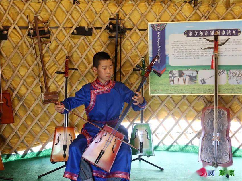 蒙古族乐器——马头琴(摄影:张力军)