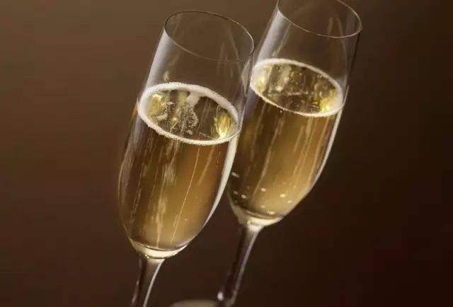 冰箱|葡萄酒开瓶后还能放多久？