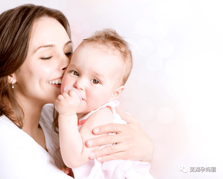 如何给宝宝断奶有诀窍 11ed49beb3594d2d9667d24606dee356.png