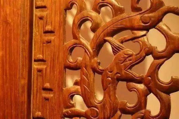 旧藏黄花梨【案屏】屏芯镶天然大理石，雕刻二龙捧寿，图案精美