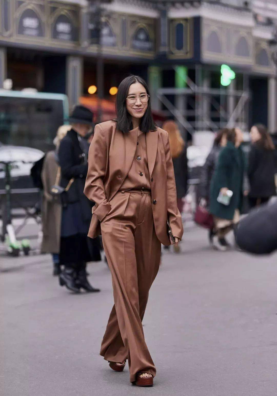 衬衫|焦糖色，秋冬最时髦的颜色！