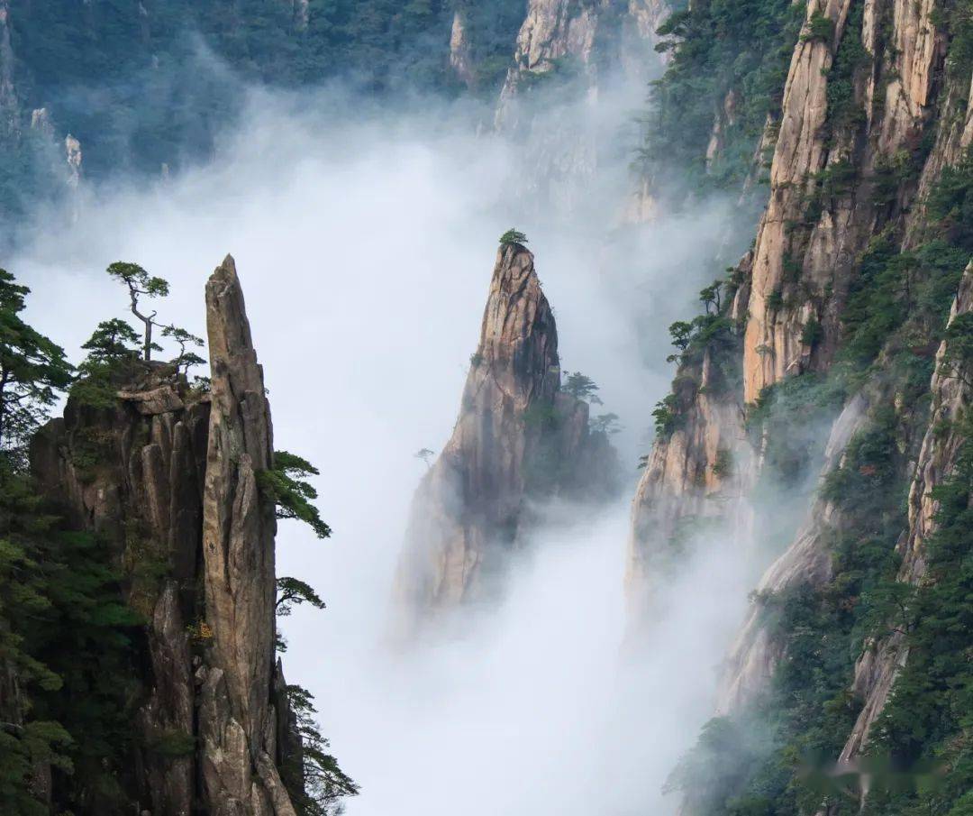 黄金周进入尾声:黄山风景区旅游秩序良好,游客踏上返程