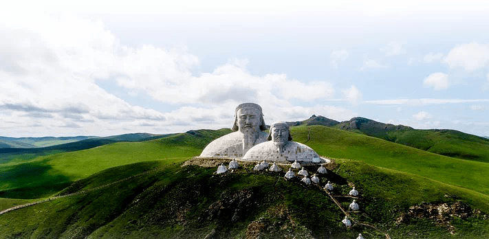 霍林郭勒市可汗山旅游景观带