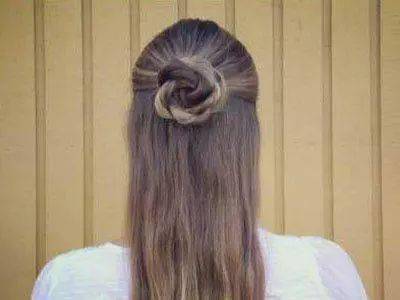 发型|2款让人看起来非常唯美的发型，中长发柔美编发！