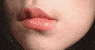 嘴唇|那些懂得珍爱自己的女孩儿，过得比较开心