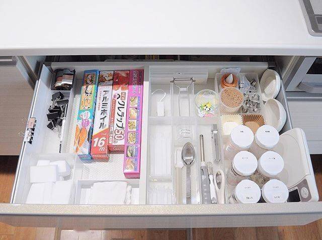 厨房|做饭效率高一倍！日本主妇间正流行的“动线收纳”！处处都是小心机！厨房空间瞬间大三倍