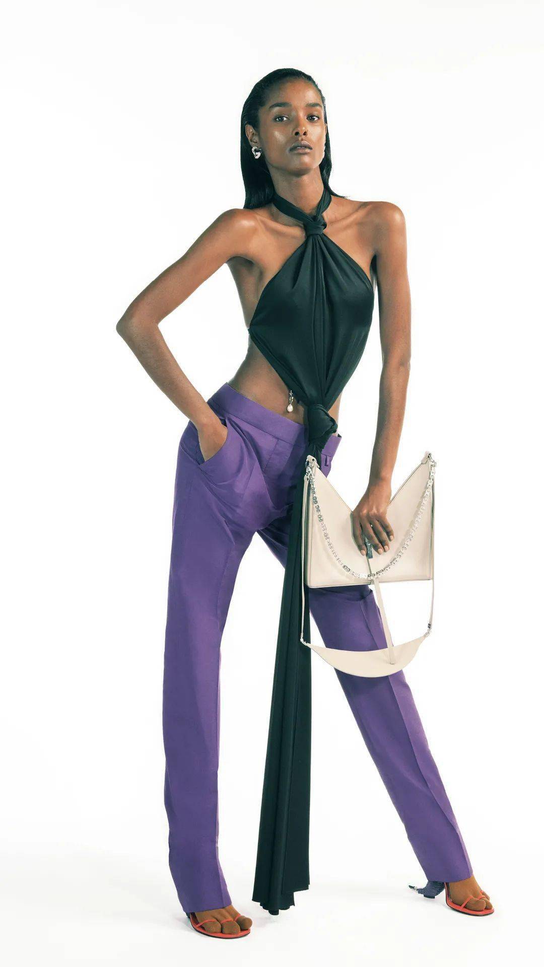 Waight|硬朗、精准、优雅又前卫，GIVENCHY换设计师后的首季度大赏！