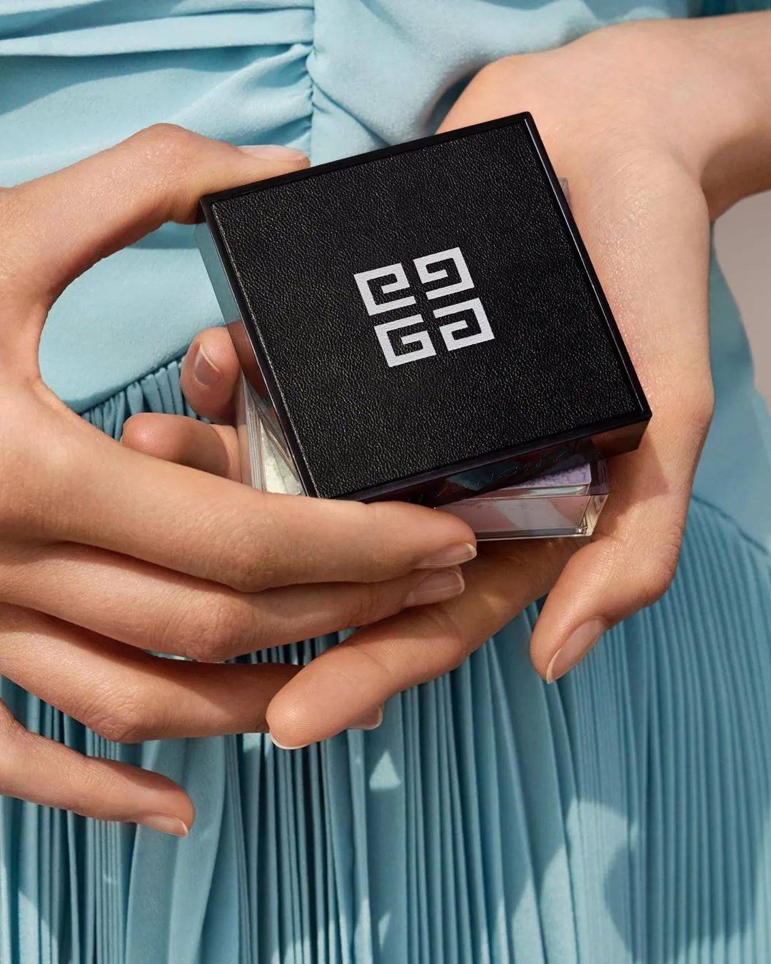 脱妆|告别卡粉，秋冬天也要持久保湿的定妆秘籍！！