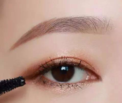 眼影|这么水灵的韩系妆容，这么化最简单~