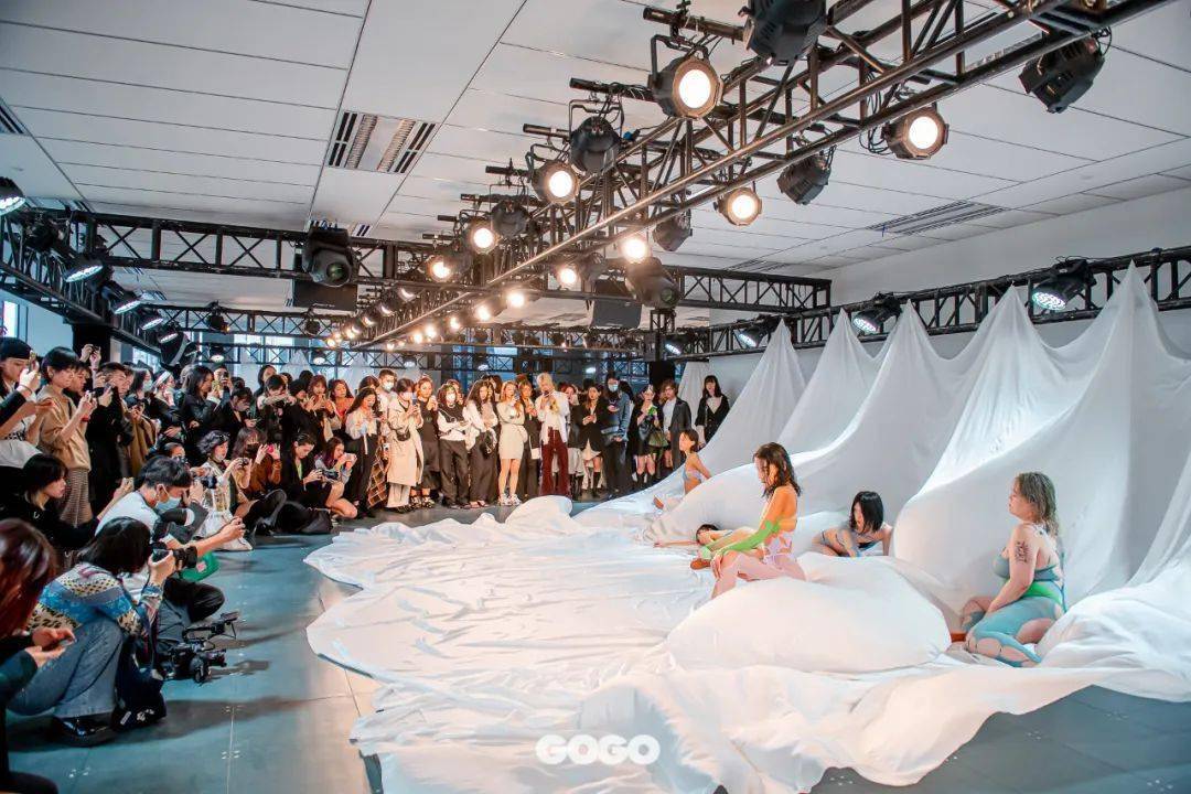 时尚|潮流指数爆点的蕾虎先锋时装艺术节第十季，为你的时髦指数加码