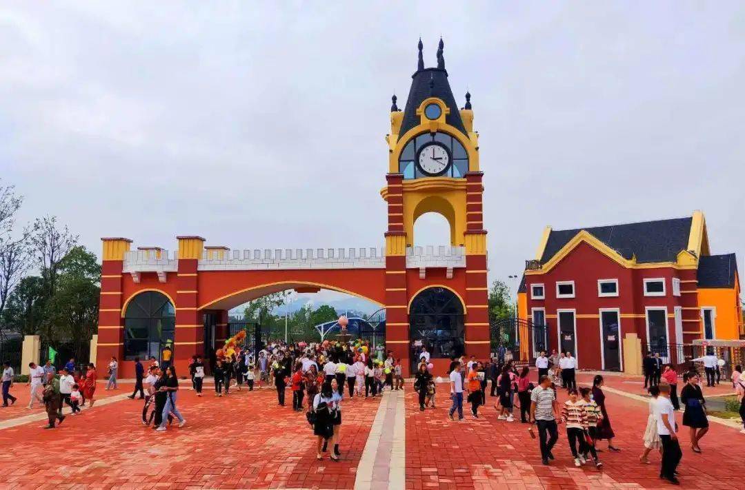 凯光新天地生态旅游区成为新晋打卡地,10月1日开业,当天接待游客3.