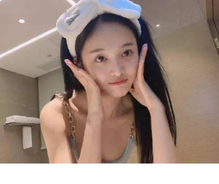 肌肤|衣服打马也遮不住美貌 刘亦菲的自拍“心机”都在这里