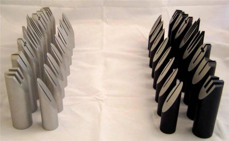 棋子|建筑大师为何都要设计自己风格的国际象棋？