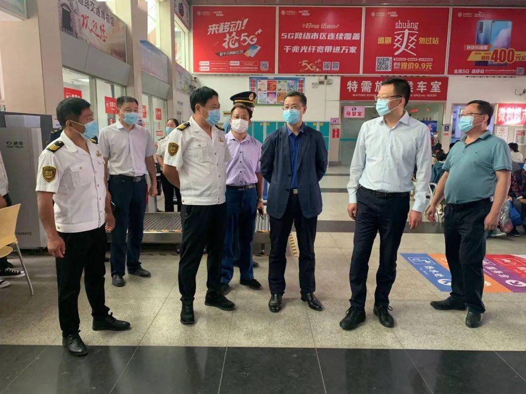 创新视角莱西市副市长江联军慰问坚守岗位交运人