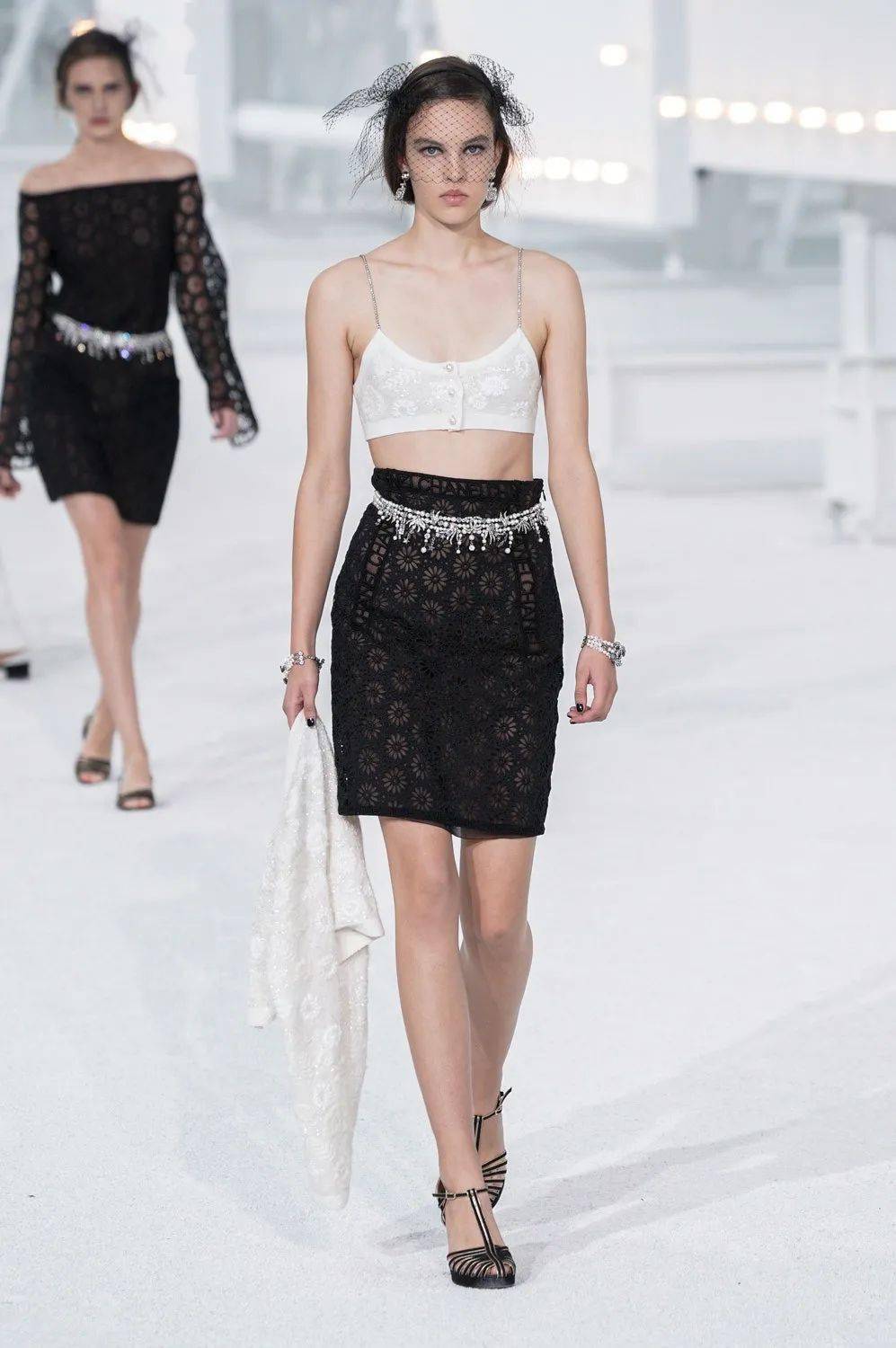 秀场直击|香奈儿(chanel)2021年春季成衣系列,完整秀场图