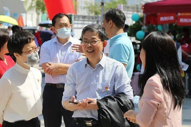 及相关部门,二级学院负责人党委书记赵为民,校长陈燕忠等校领导一大